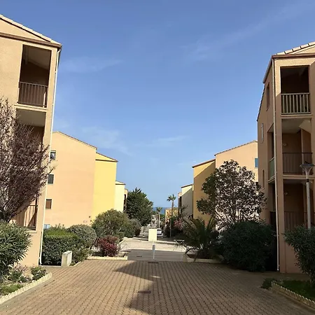T2 Avec Balcon Et Parking A 800m De La - St Pierre La - Fr-1-229d-125 Fleury (Aude)